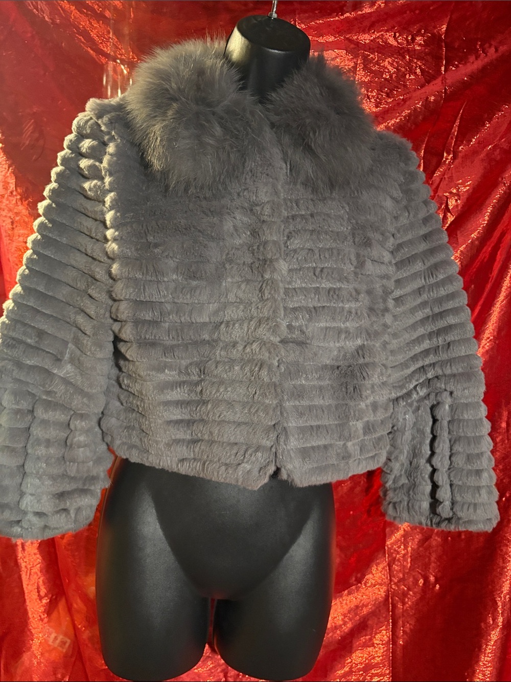 Women's Grey Rabbit Fur Ribbed Cropped Jacket